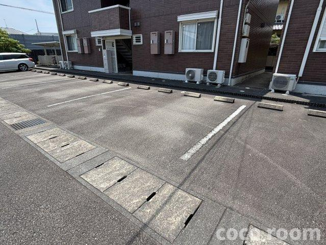 コート　スバル　Ｆ棟の駐車場