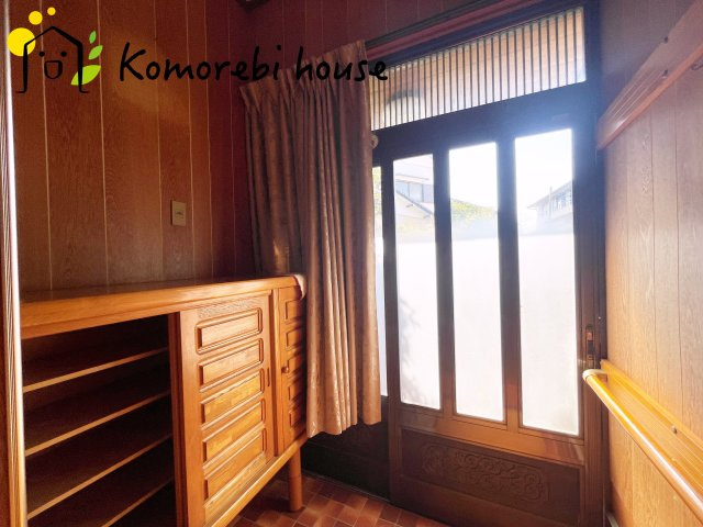 上尾市緑丘5丁目　中古戸建の玄関|落ち着いた玄関です