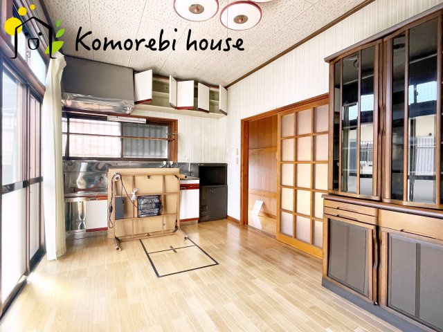 上尾市緑丘5丁目　中古戸建の居間・リビング|ゆったり過ごせるリビングです