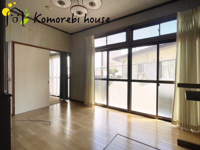 上尾市緑丘5丁目　中古戸建の居間・リビング|こちらの居間で趣味の時間をお楽しみください