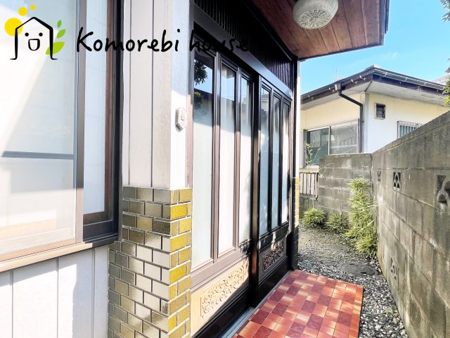 上尾市緑丘5丁目　中古戸建の玄関|明るい玄関です