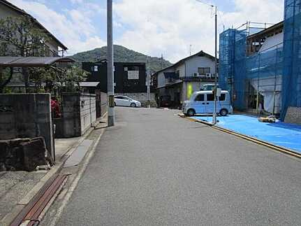 安佐南区安東４丁目 の前面道路含む現地写真