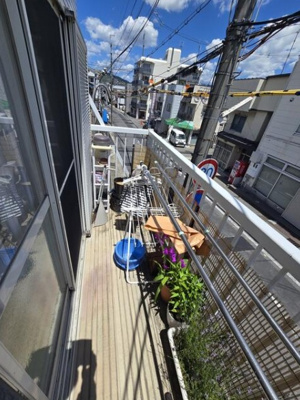 【バルコニー】 | 山科区西野山中鳥井町　中古店舗付き住宅