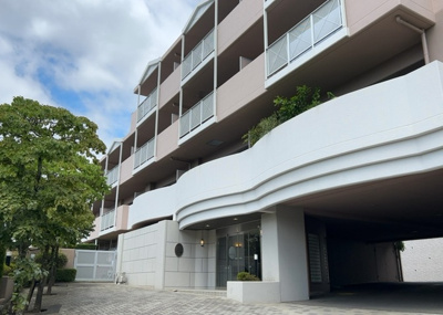 【その他共用部分】 | サンヴェール玉川学園 | 共用部分は、一棟の建物に住む区分所有者全員が共同で所有するとし、共用部分の管理、補修などは、区分所有者で形成される管理組合が行います。個人の判断で勝手に変更することはできませんので覚えておきましょう。