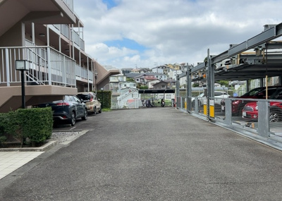【設備】 | サンヴェール玉川学園 | 共有部分は、住民なら誰もが使える設備のこと。例えば駐車場やエレベーター、インターネット設備、セキュリティ設備などがあります。他にも、マンションの廊下・外部階段やエントランス・ゴミ置き場などがあります。