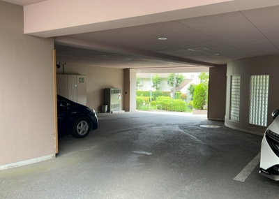 【設備】 | サンヴェール玉川学園 | 共有部分は、住民なら誰もが使える設備のこと。例えば駐車場やエレベーター、インターネット設備、セキュリティ設備などがあります。他にも、マンションの廊下・外部階段やエントランス・ゴミ置き場などがあります。
