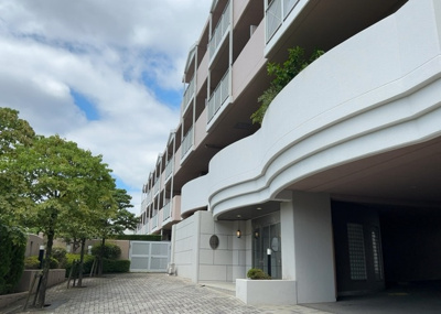 【構造・工法・仕様】 | サンヴェール玉川学園 | 遮音性と耐久性に優れた鉄筋コンクリート（RC）造5階建てマンションです。2026年7月のリノベーションにより最新設備やきれいな内装へと新調され、頑丈な構造と快適な居住性能が両立されたお住まいです。