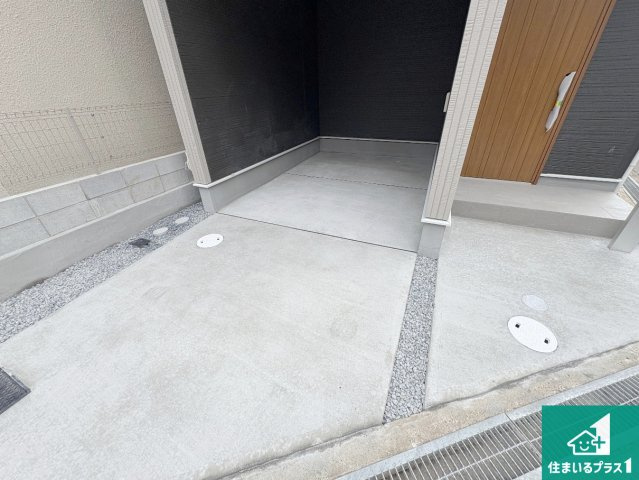 寝屋川市楠根北町　第1期　新築一戸建ての駐車場|駐車スペース！散水栓があるので、こまめに愛車を洗えます！