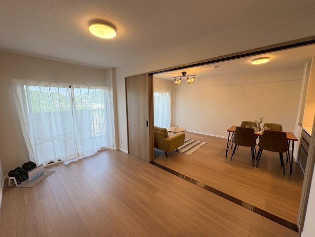 グレーシィ須磨アルテピアⅢ番街1期棟の洋室|個人の部屋や寝室として使える洋室です
