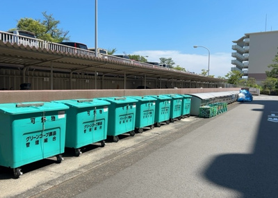 【設備】 | グリーンコープ鹿島 | 共有部分は、住民なら誰もが使える設備のこと。例えば駐車場やエレベーター、インターネット設備、セキュリティ設備などがあります。他にも、マンションの廊下・外部階段やエントランス・ゴミ置き場などがあります。