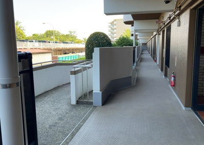 【内装】 | グリーンコープ鹿島 | 共用部分は、一棟の建物に住む区分所有者全員が共同で所有するとし、共用部分の管理、補修などは、区分所有者で形成される管理組合が行います。個人の判断で勝手に変更することはできませんので覚えておきましょう。