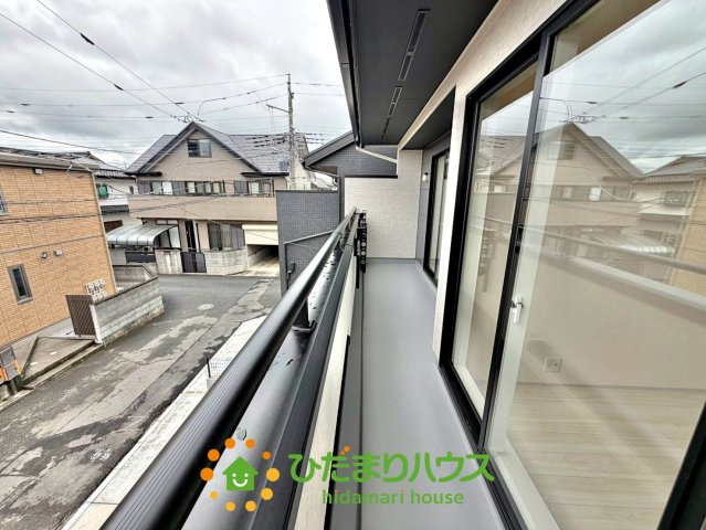 久喜市久喜北１丁目３期　新築一戸建て　02のバルコニー