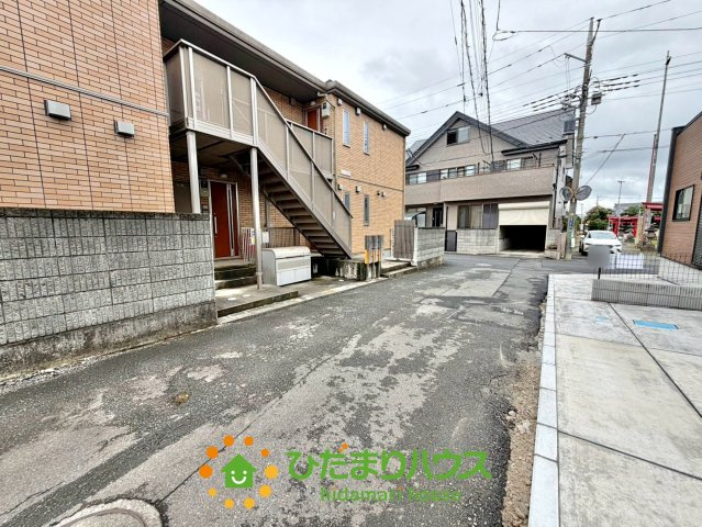 久喜市久喜北１丁目３期　新築一戸建て　02の前面道路含む現地写真