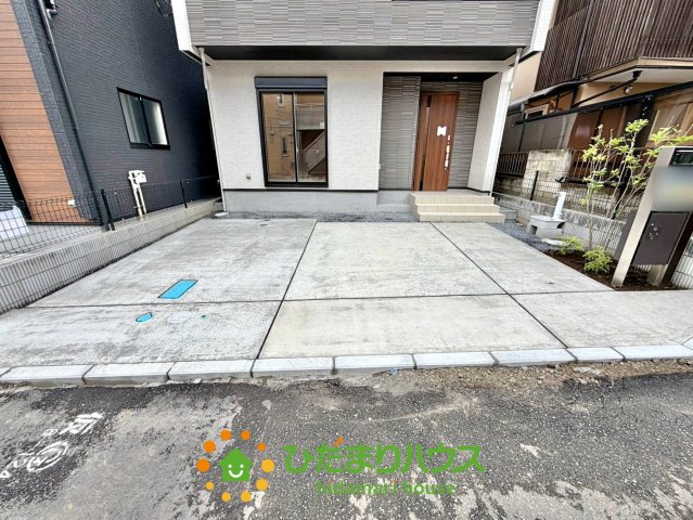 久喜市久喜北１丁目３期　新築一戸建て　02の駐車場