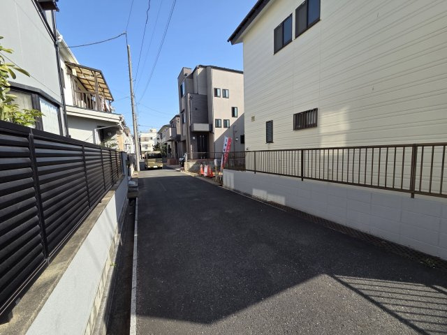 蕨市錦町売地の前面道路含む現地写真