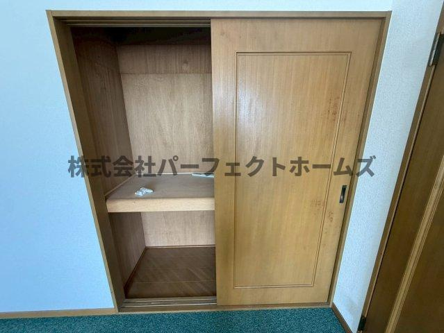 招提中町戸建　賃貸の収納|こまごまとしたものを収納できそうですね