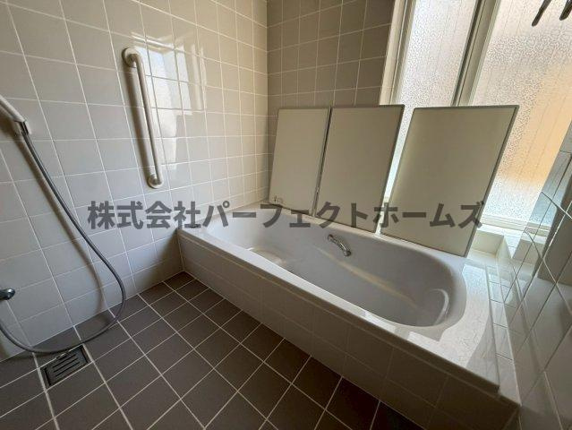 招提中町戸建　賃貸の浴室|日々の疲れを癒すお風呂付です