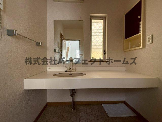招提中町戸建　賃貸の独立洗面台|独立洗面化粧台が付いています