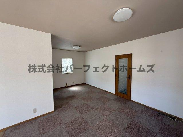 招提中町戸建　賃貸の居間・リビング|ゆったりとしたリビングです
