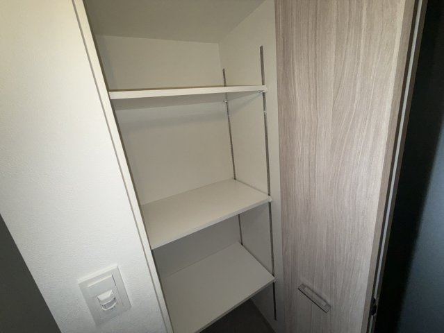 プレサンス神戸水木通ルミエスの収納|同物件別部屋写真