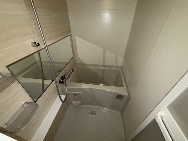 プレサンス神戸水木通ルミエスの浴室|同物件別部屋写真