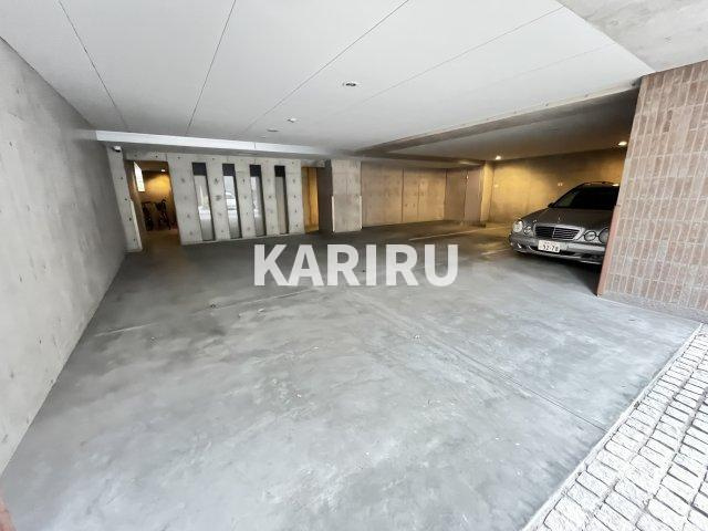 アーバネックス京橋プライマリーワンの駐車場