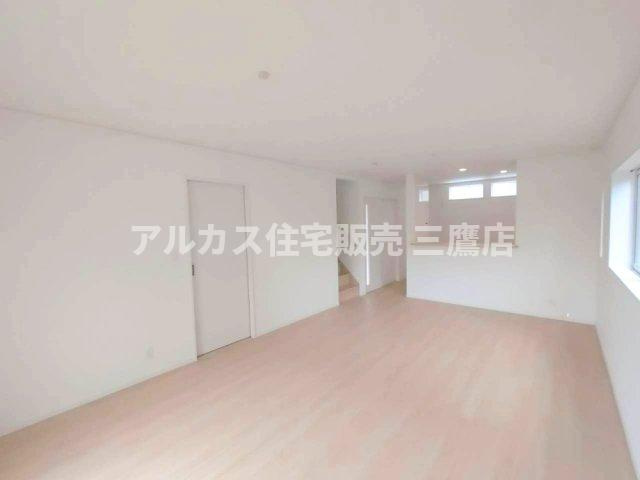 三鷹市北野3丁目 京王線 仙川駅 新築戸建の居間・リビング