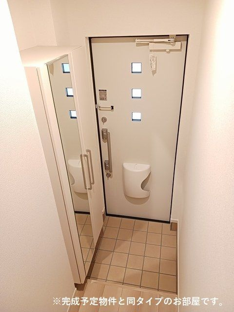 ミモザＡの玄関