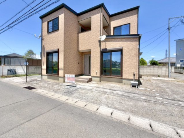 【中古戸建】太田市由良町の外観|■外観｜庭付き一戸建てならお子様やペットが走り回っても大丈夫！伸び伸びと遊び、過ごすことができます♪