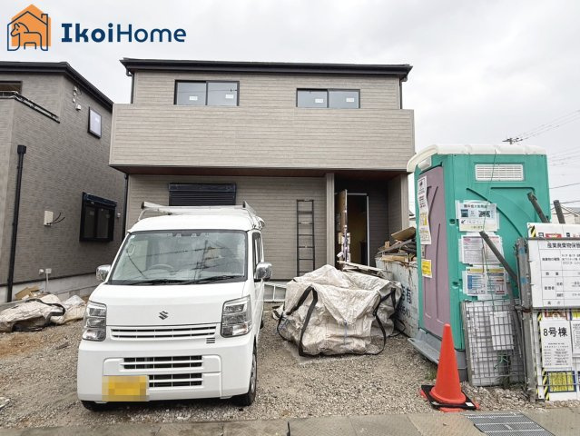 神戸市西区竜が岡1丁目　全8棟　8号棟　新築戸建の駐車場|【ホームページに現地動画掲載中】●年中無休：当日予約可●お車は並列で普通車3～4台駐車可能です！