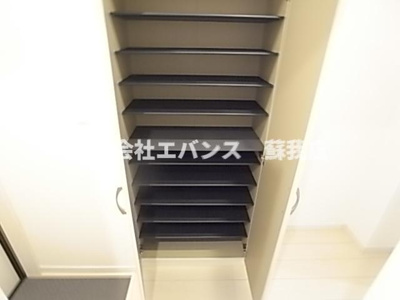 【エントランス】 | ミリアビタ大森台 | 十分な収納スペースのシューズボックスです