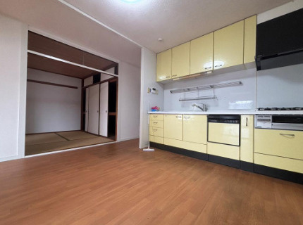 高丘台住宅6号棟の居間・リビング