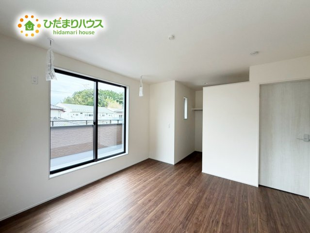 いわき市常磐下船尾１期　新築戸建　2号棟の寝室|天井の高い主寝室。ゆっくりと過ごせる大人のくつろぎ空間！