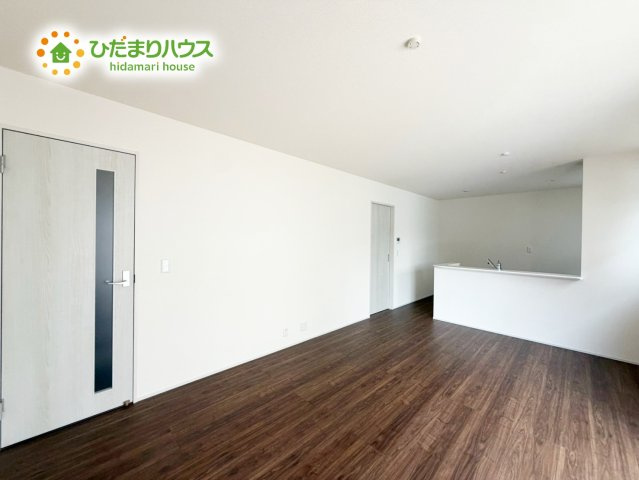 いわき市常磐下船尾１期　新築戸建　2号棟の居間・リビング|早くお仕事終わらせて、家に帰りたくなるようなリビングです(^^♪
