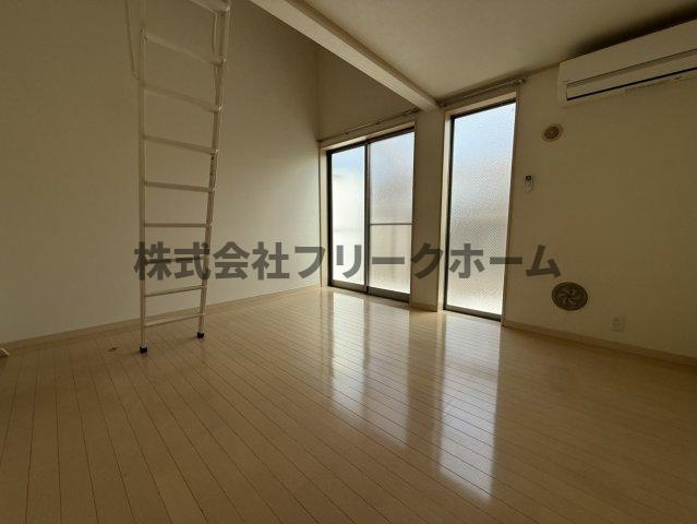 三鷹市上連雀２丁目のアパートの寝室