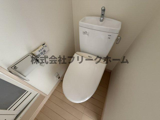 三鷹市上連雀２丁目のアパートのトイレ