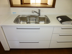 ドミール芦屋 戸建てのキッチン|きれいなキッチンです