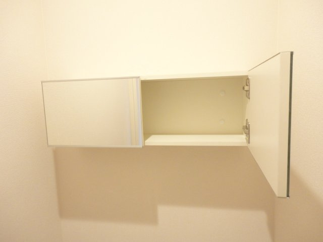 グリーンハイツのトイレ|トイレ吊り戸棚