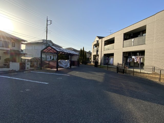 サニーコート．Fの駐車場