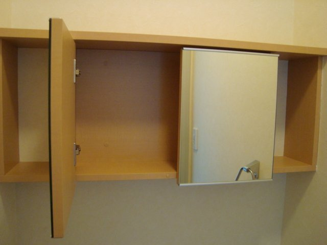 サンコートのトイレ|トイレ内戸棚