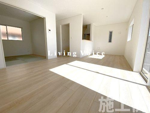 【居間・リビング】 | 【仲介手数料０円】平塚市南金目第19　新築一戸建て | 平塚市南金目第19　新築一戸建て