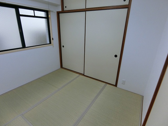 ラフィーネ甲子園の和室