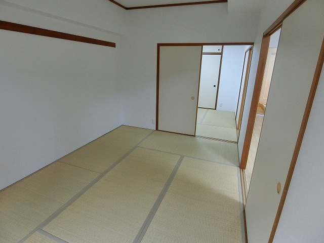 ラフィーネ甲子園の和室