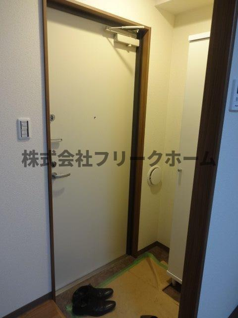 三鷹市上連雀６丁目の賃貸マンションの玄関