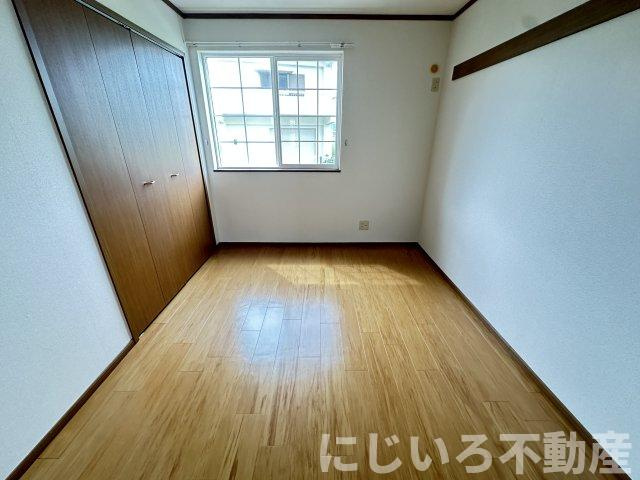 ソレイユ・ルヴァンBの居間・リビング