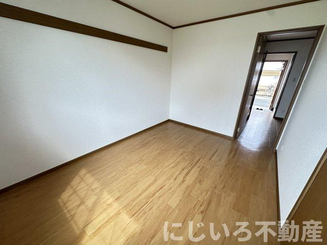 ソレイユ・ルヴァンBの居間・リビング