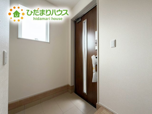 いわき市常磐下船尾１期　新築戸建　3号棟の玄関|スニーカーマニアも納得の天井まであるシューズボックス!(^^)!