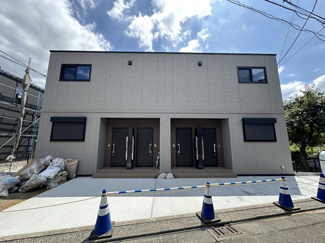 【外観】 | ※施工中※2026年8月完成！ペットOK！新築2階建てアパート♪小田急多摩線「栗平」駅まで徒歩11分！通勤通学はもちろん、お買い物やお出かけにもGood☆