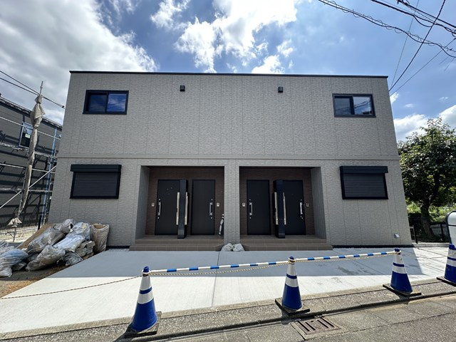 【外観】 | 【新築】(仮称)ELPIS COURT KURIKI | ※施工中※2026年8月完成！ペットOK！新築2階建てアパート♪小田急多摩線「栗平」駅まで徒歩11分！通勤通学はもちろん、お買い物やお出かけにもGood☆