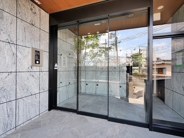 Lene　Cricca西大寺Ⅱのエントランス|建物の内部です